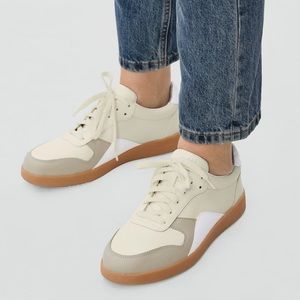 Everlane ReLeather Court Sneaker, white, gum sole, Siza 9, Like New